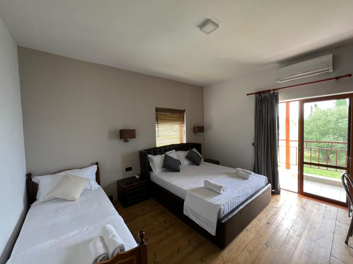 Hotel Victoria Memlishte Экстерьер фото