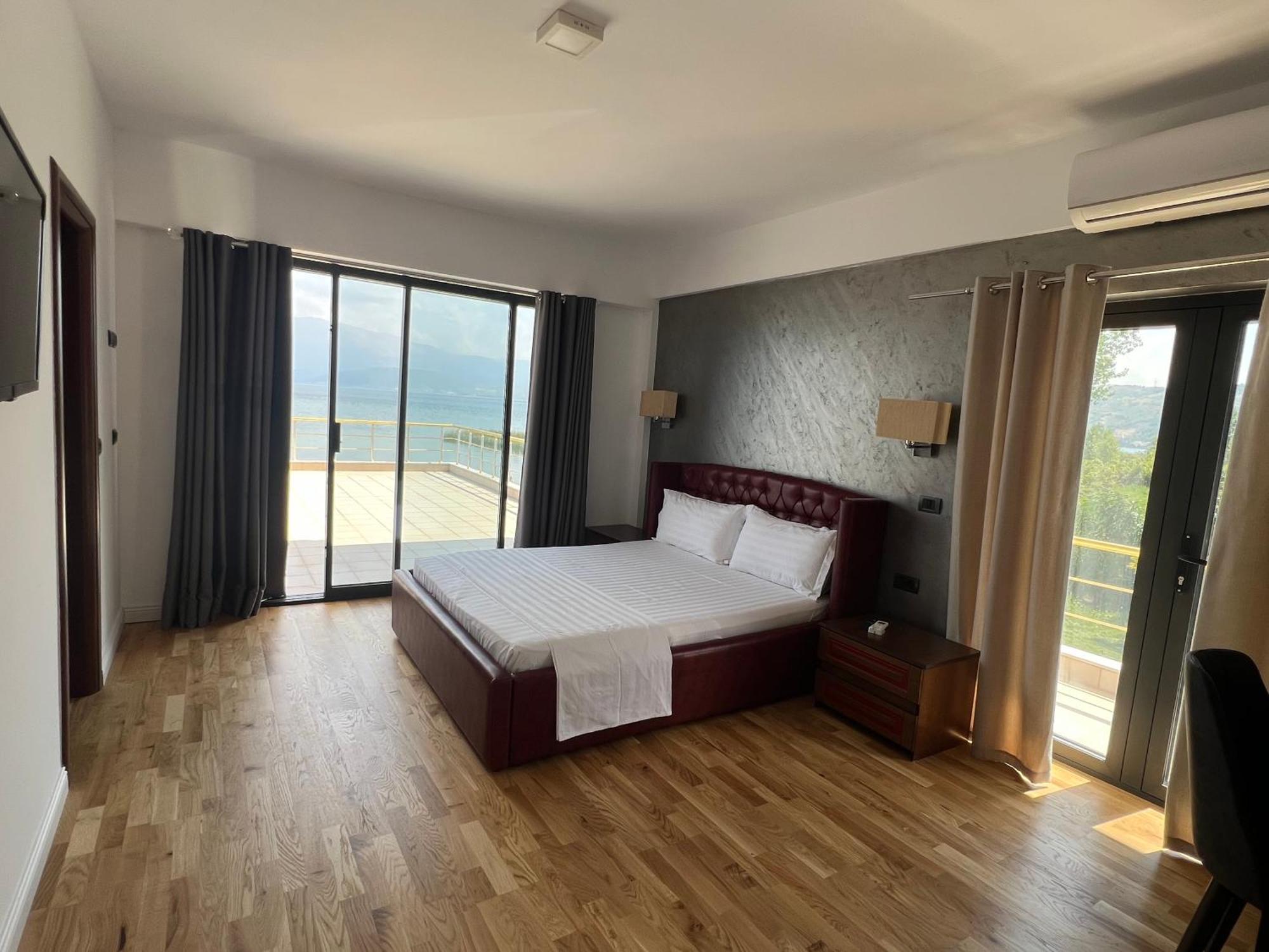 Hotel Victoria Memlishte Экстерьер фото
