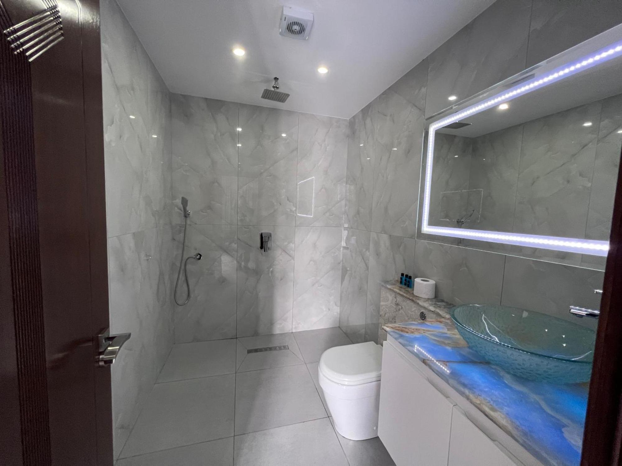 Hotel Victoria Memlishte Экстерьер фото